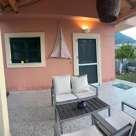 Nikos' Home Gastouri  Luaran gambar
