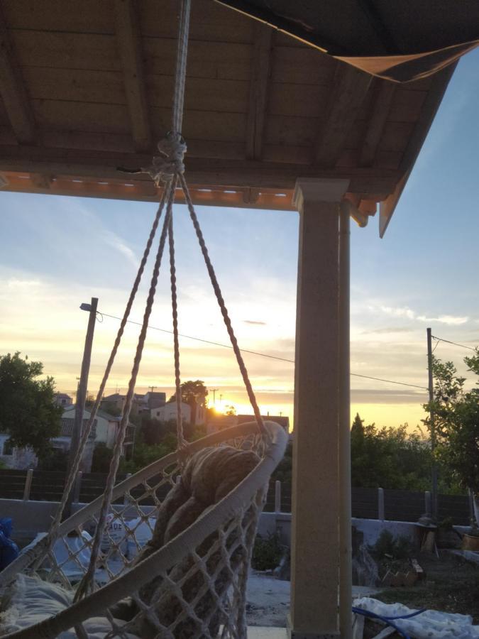 Nikos' Home Gastouri  Luaran gambar