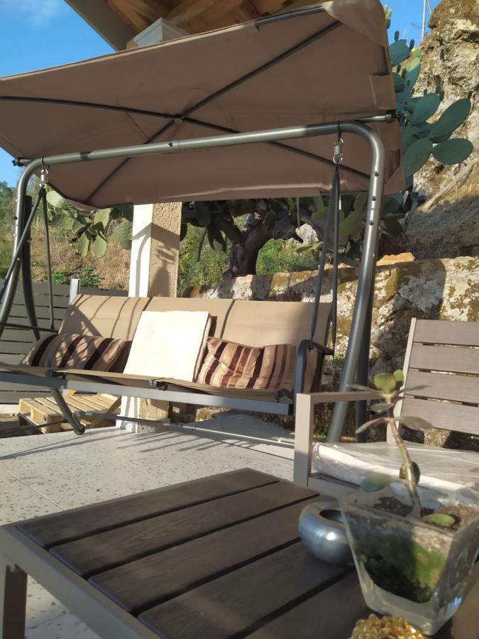 Nikos' Home Gastouri  Luaran gambar