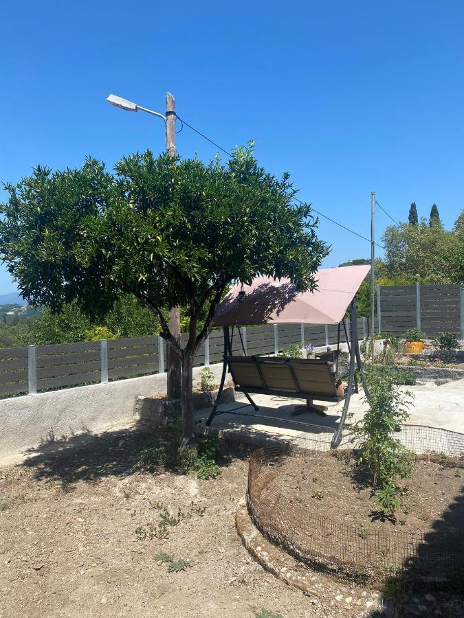 Nikos' Home Gastouri  Luaran gambar
